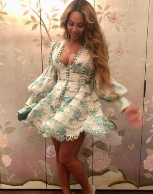 Beyonce dekolteli cesur elbisesiyle ilgi odağı oldu - Resim: 3
