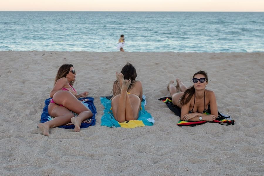 Claudia Romani, Julia Pereira ve Laura Bragato Miami plajlarını karıştırdı - Resim: 3