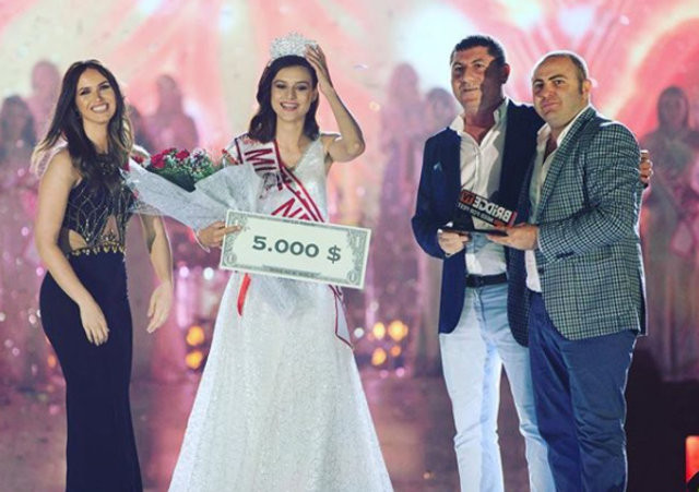 2015 Miss Model birincisi Büşra Canbaz'a ikinci taç! - Resim: 1