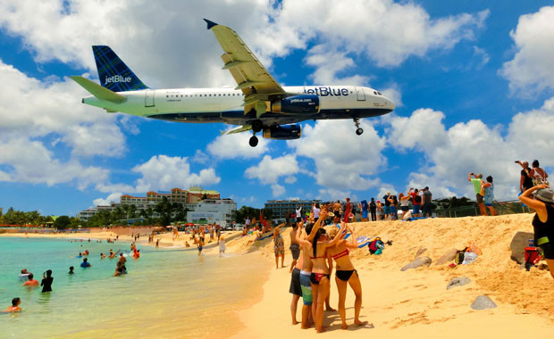 Dünyanın en tehlikeli havaalanı Saint Maarten - Resim: 1