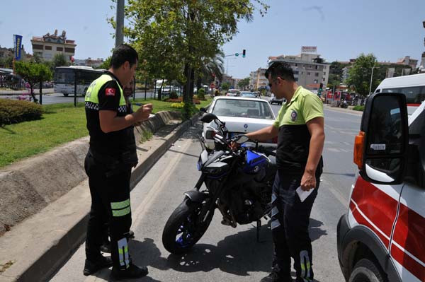 Antalya'da kazada yaralanan turist kız için vatandaş seferber oldu - Resim: 1