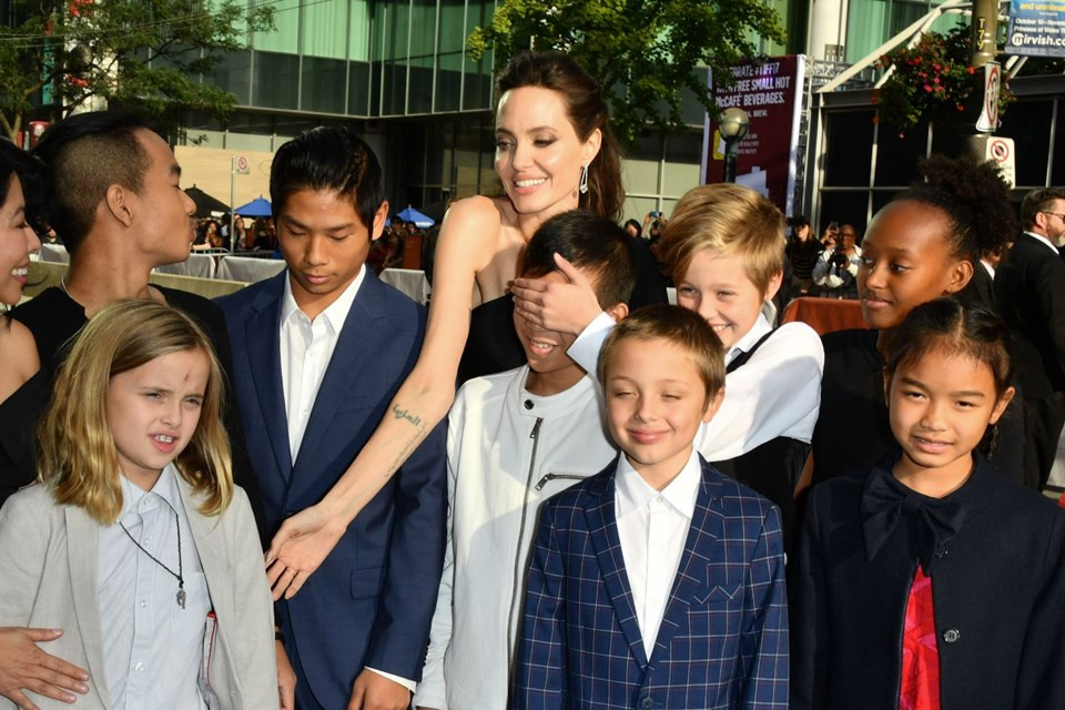 Brad Pitt ile Angelina Jolie arasındaki velayet anlaşması sorun oldu! - Resim: 2