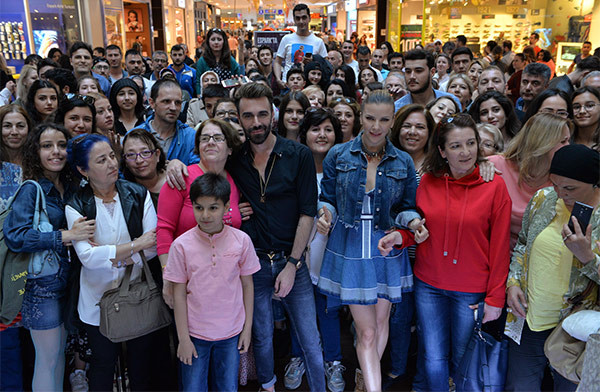 Kemal Doğulu bir genç kızın kıyafetini beğenmedi ve tişörtünü yırttı - Resim: 4