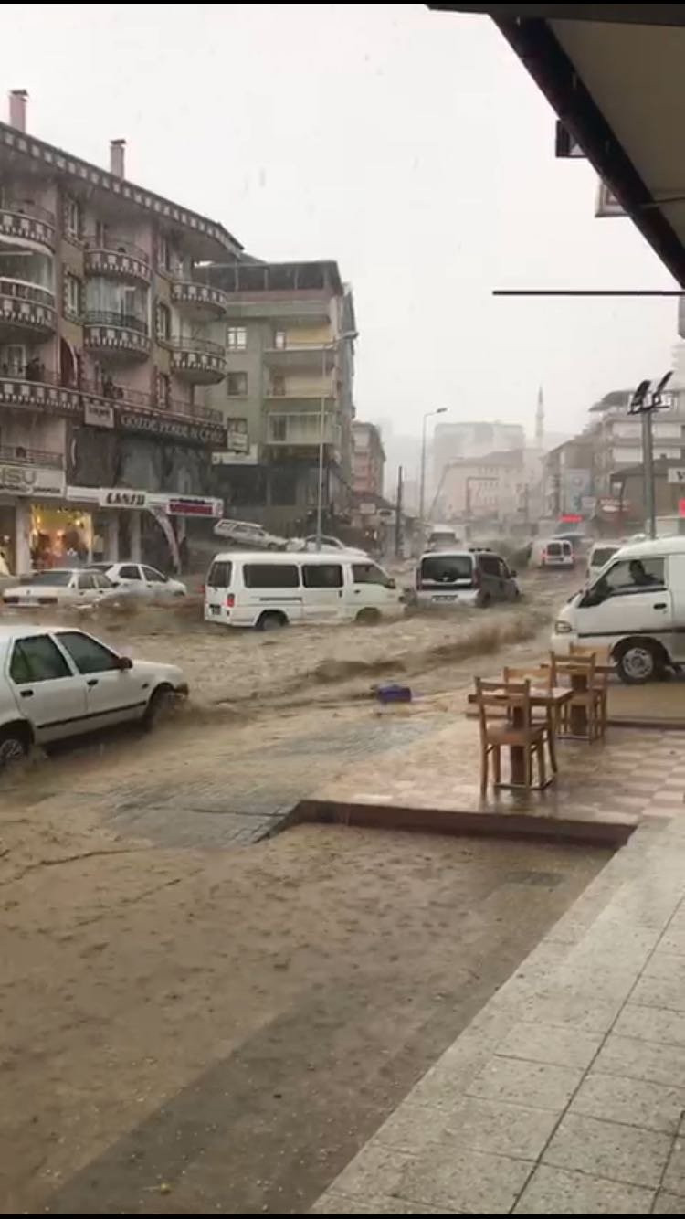 Ankara’da sel dehşeti! Çok sayıda yaralı var - Resim: 2