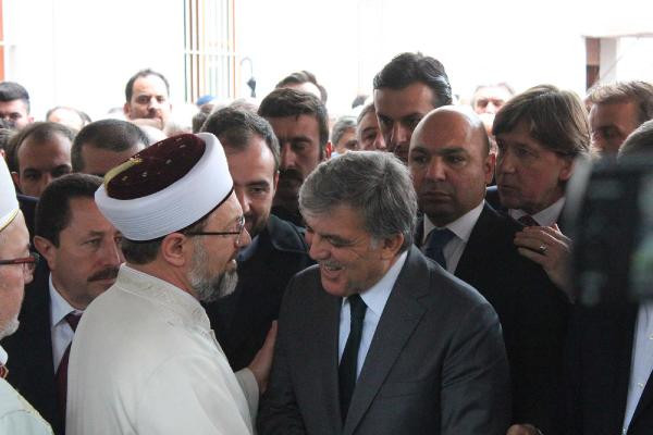 Cenazede Abdullah Gül'e şok! Reisime hainlik yaptın - Resim: 2