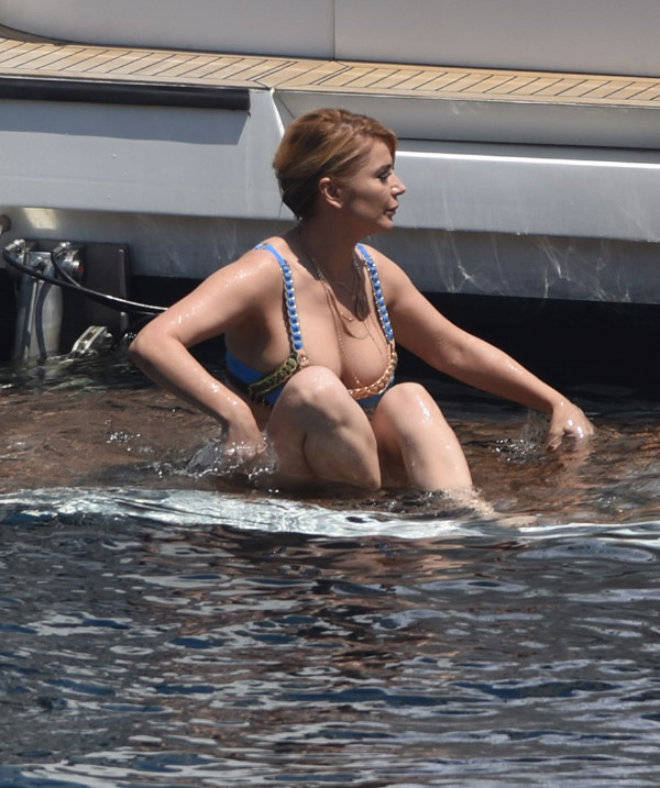 Songül Karlı teknede bikinili görüntülendi! - Resim: 4
