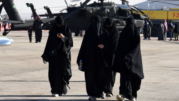 Direksiyon yasakları kalkan Suudi kadınlara hâlâ yasak 5 şey - Resim: 4