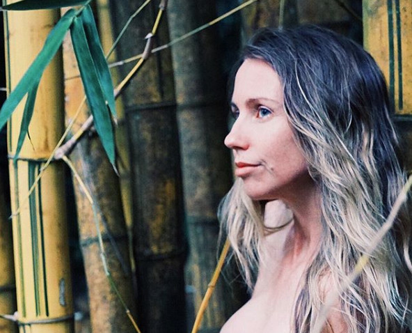 Yağmur ormanlarında çıplak yaşamaya karar veren vegan blogger: Muz Kız - Resim: 2