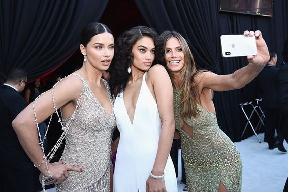 Gösteri dünyasının selfie çılgını yıldızları - Resim: 2