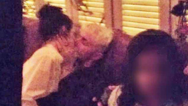 Kendall Jenner, Gigi ve Bella Hadid'in kardeşi Anwar'la öpüşürken yakalandı! - Resim: 1