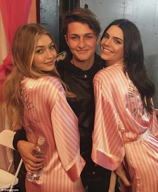 Kendall Jenner, Gigi ve Bella Hadid'in kardeşi Anwar'la öpüşürken yakalandı! - Resim: 3