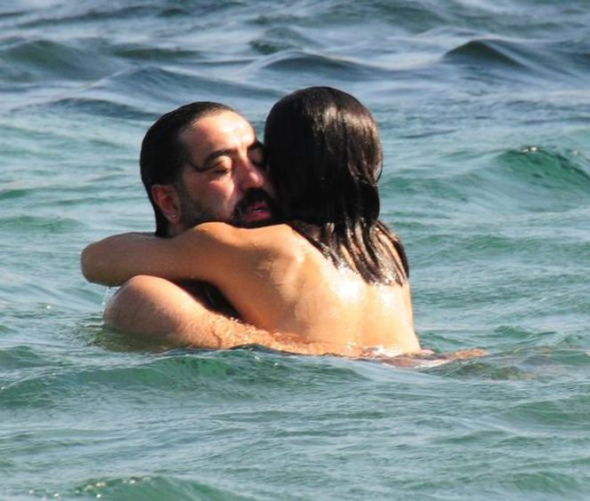 Şerif Sezer kızı Deniz Arna ve damadı Devrim Erdoğan'la tatilde - Resim: 4