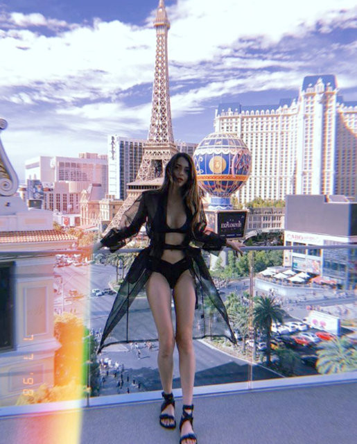 Dilan Çiçek Deniz'den Las Vegas'ta bikinili poz - Resim: 2