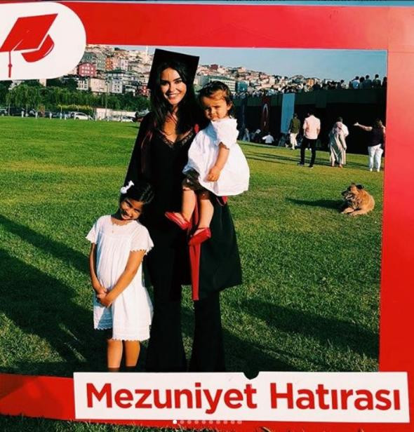 Volkan Demirel'in eşi Zeynep Demirel mezun oldu - Resim: 2
