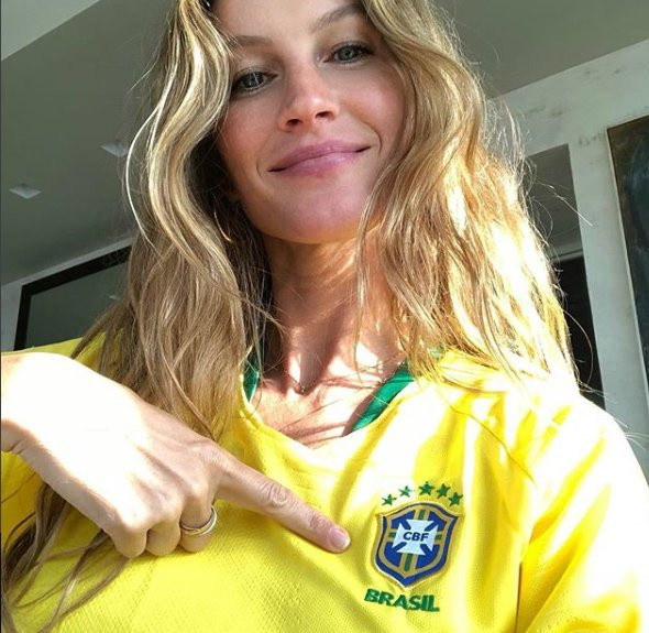 Alessandra Ambrosio'dan Brezilya'ya tam destek - Resim: 4
