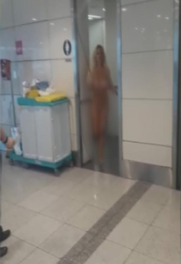 Atatürk Havalimanı'nda çıplak yolcu alarmı! - Resim: 1