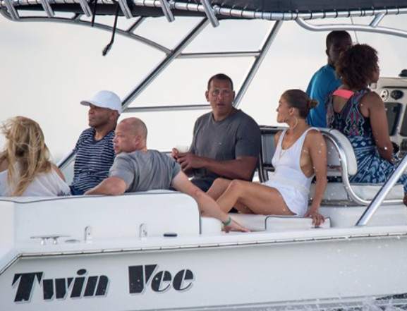 Jennifer Lopez ve Alex Rodriguez Bahamalar'da - Resim: 2
