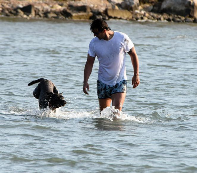 İbrahim Çelikkol köpeği Jozi ile tatilde - Resim: 3