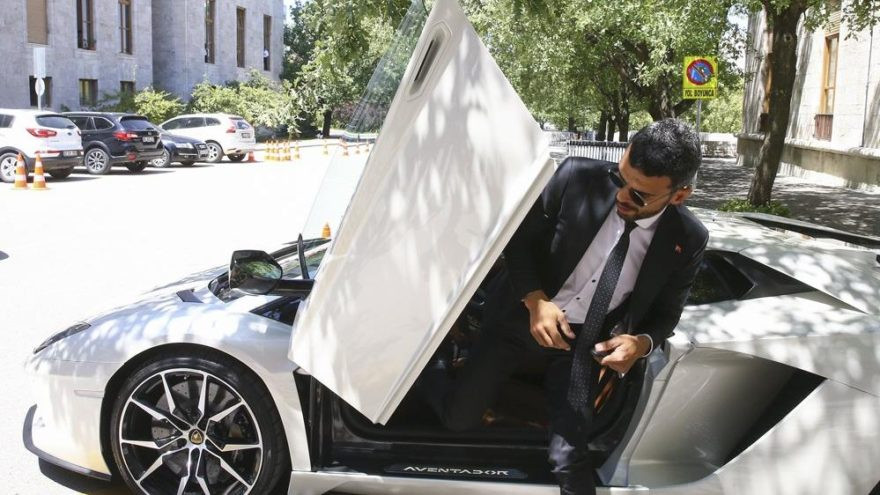 Kenan Sofuoğlu’nun Lamborghinisi: Devlet 3 milyon 200 bin liradan oldu! - Resim: 1