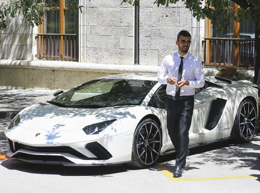 Kenan Sofuoğlu’nun Lamborghinisi: Devlet 3 milyon 200 bin liradan oldu! - Resim: 4