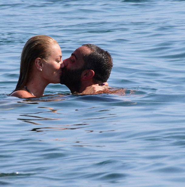 Semih Şentürk'ün denizde romantik anları - Resim: 2