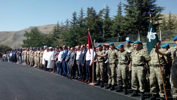 Hakkari'de şehit anne ile bebeği için tören! Gözyaşları sel oldu - Resim: 2