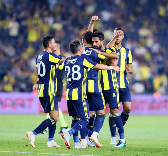 Fenerbahçe'de yıldızlaşan Elif Elmas sosyal medyayı salladı - Resim: 1