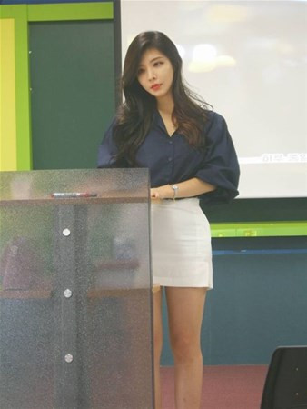 Güney Koreli kadın öğretmen sosyal medyayı sallıyor - Resim: 2