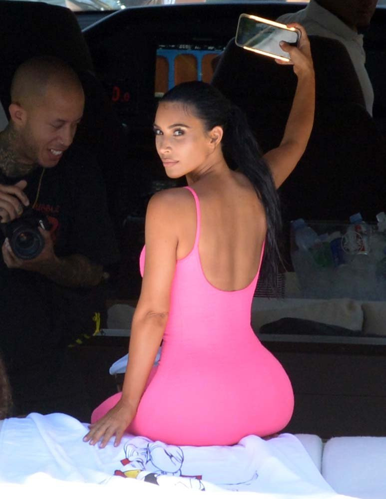 Kim Kardashian haşema mı giydi? - Resim: 3