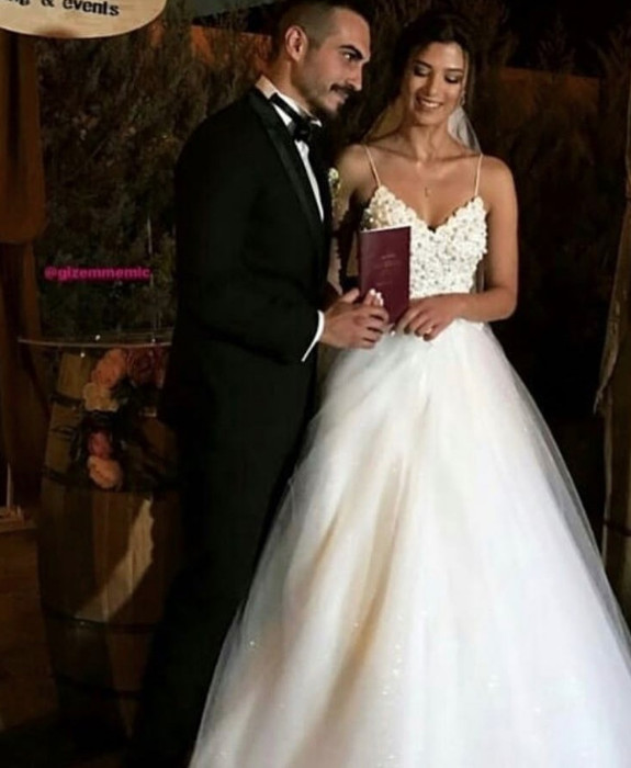 2010 Türkiye güzeli Survivor Gizem Memiç evlendi - Resim: 1