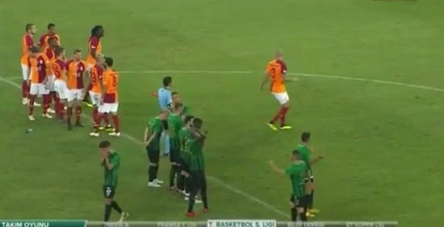 Galatasaray Akhisarspor maçında Maicon ile Gomis arasında neler yaşandı? - Resim: 3