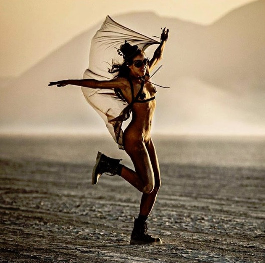 Burning Man'e tarzlarıyla damga vuran sıra dışı kadınlar - Resim: 3