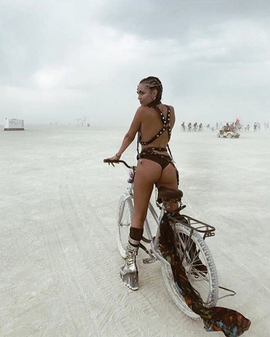 Burning Man'e tarzlarıyla damga vuran sıra dışı kadınlar - Resim: 4