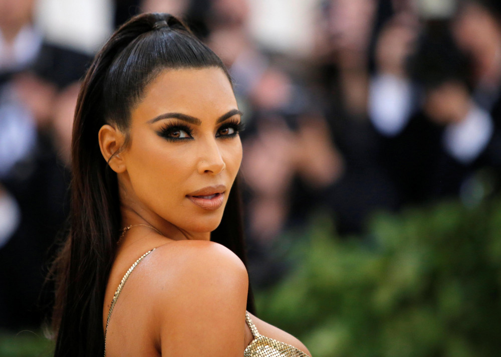Bomba iddia! Kanye West Kim Kardashian'ı aldattı - Resim: 1