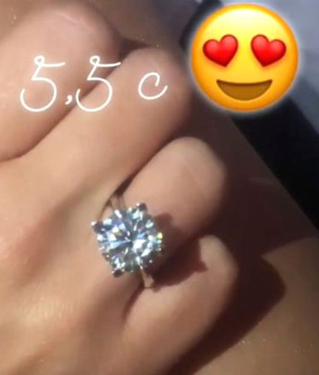 Futbolcu sevgilisi Selin Ciğerci'nin parmağına servet taktı! Evleniyorlar - Resim: 3
