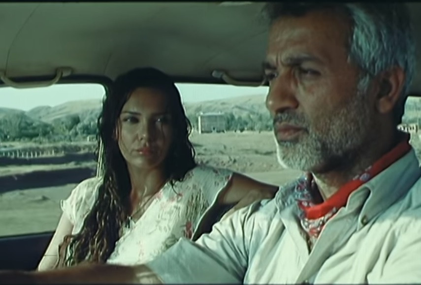 Hande Ataizi ve Talat Bulut'un Melekler Evi filmindeki ateşli sahnesi - Resim: 1