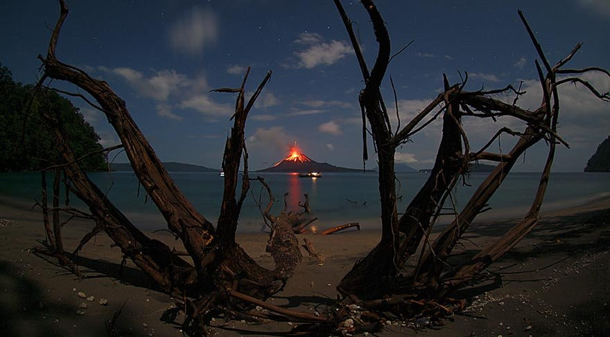 Endonezya’daki yanardağ patladıktan sonra yok oldu - Resim: 2