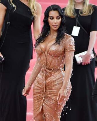 Kim Kardashian ve Kanye West'in elbise tartışması - Resim: 2