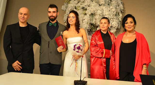 Zeynep Casalini kızı Ceren Sarp'ı evlendirdi - Resim: 1