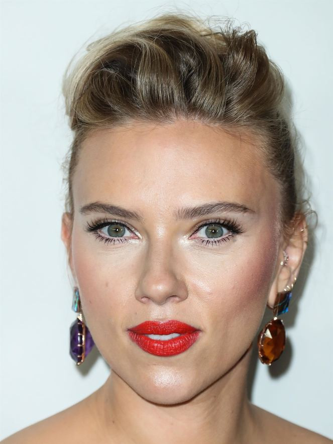 Scarlett Johansson: Bir grup erkek tarafından cinsel obje ilan edildim - Resim: 3