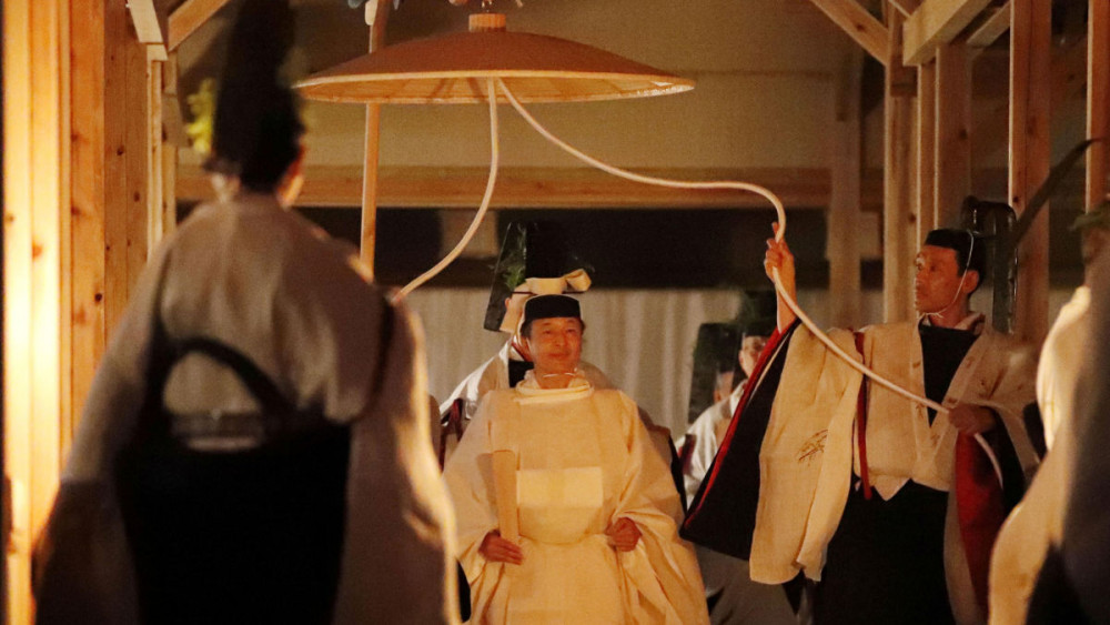 Japonya İmparatoru Naruhito tahta geçti güneş tanrıçasıyla cinsel ilişkiye girdi - Resim: 2