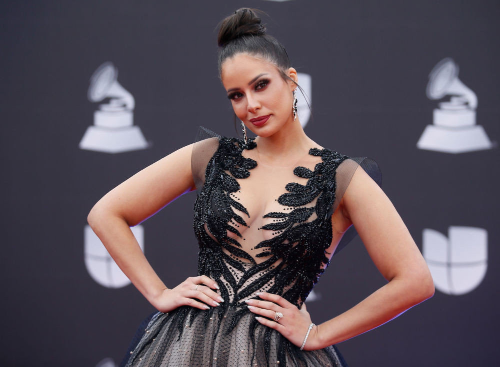 2019 Latin Grammy Odülleri’nde dikkat çeken cesur kıyafetler - Resim: 2