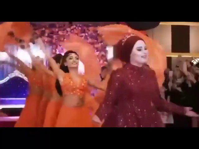 Muhafazakar sosyetede dansözlü kına gecesi şoku - Resim: 2