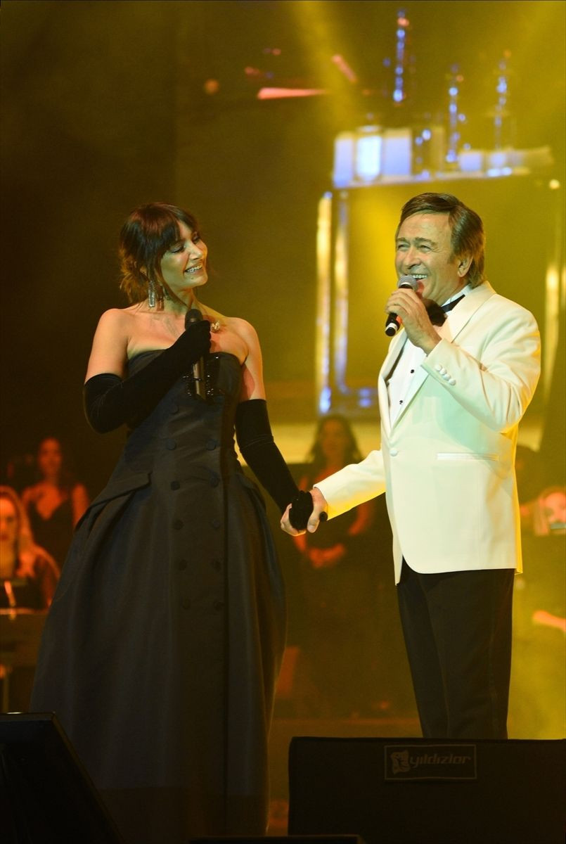 Ahmet Necdet Sezer, Erol Evgin konserinde ortaya çıktı - Resim: 2