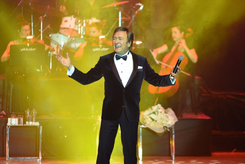 Ahmet Necdet Sezer, Erol Evgin konserinde ortaya çıktı - Resim: 3