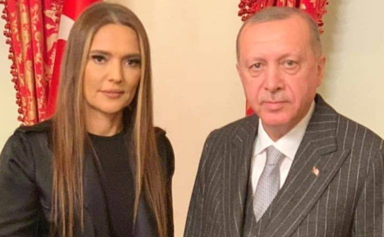 Demet Akalın ve Hande Yener Erdoğan'ı ziyaret etti etek boyu olay oldu - Resim: 4