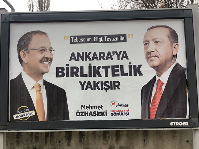 AKP'li adayların afişlerinde ilginç detay - Resim: 1