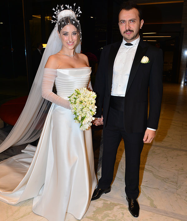 Hazal Kaya ile Ali Atay yılın düğününde evlendi - Resim: 3
