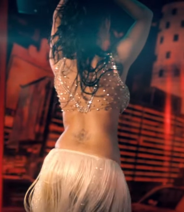 Dubai sosyetesi Nez'i istiyor: Klipteki seksi dansı rekora koşuyor - Resim: 3