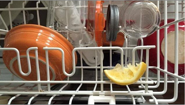 Bulaşık makinesine bir parça limon koyun, farka inanamayacaksınız - Resim: 2